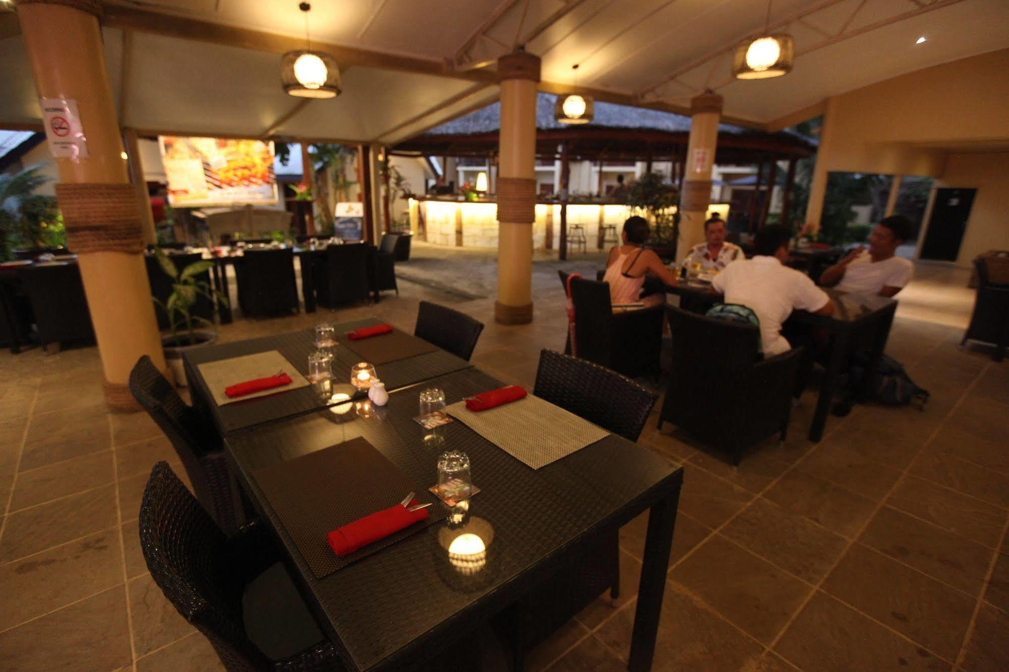 Moorings Hotel Port Vila Exterior foto