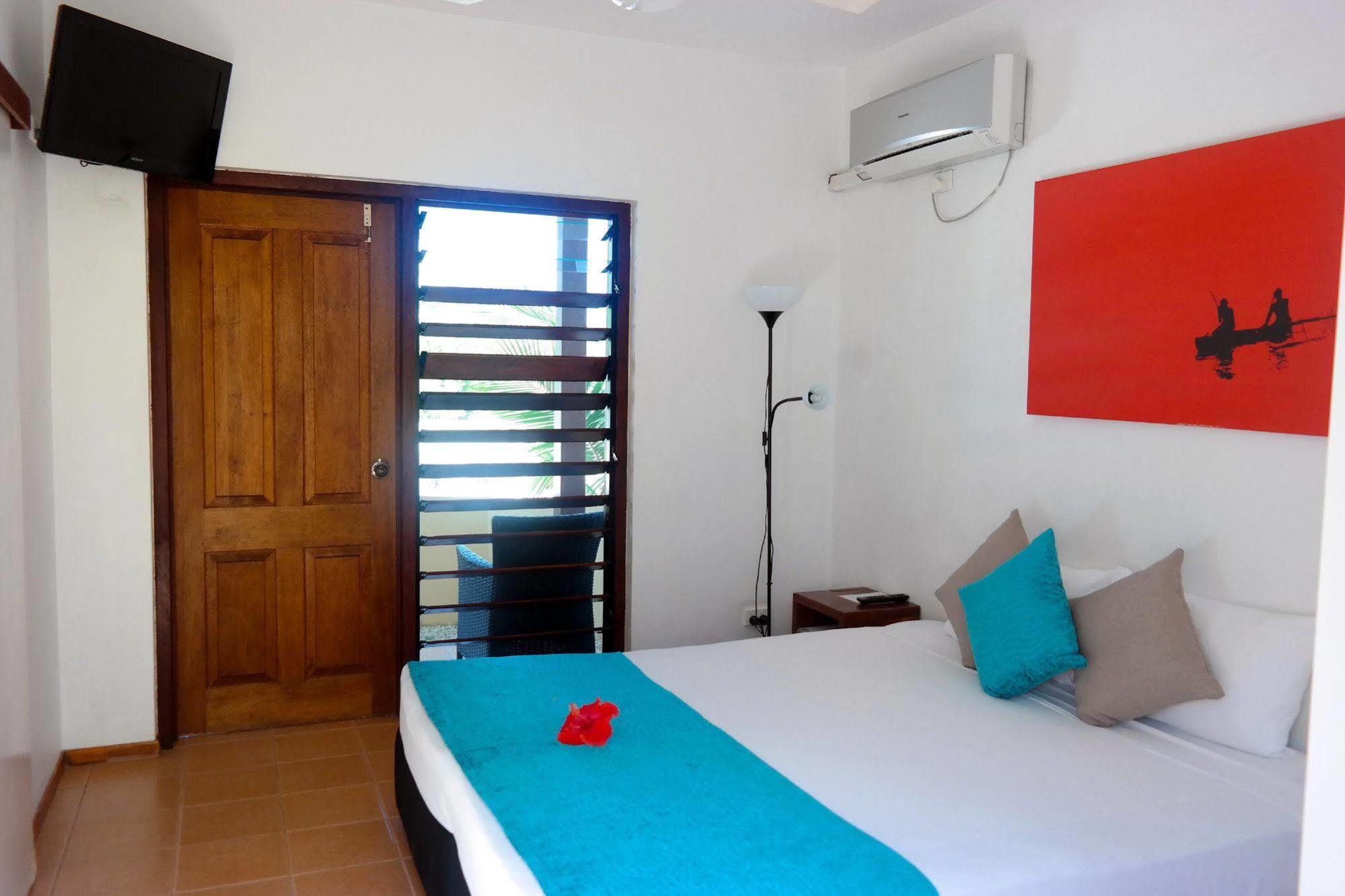 Moorings Hotel Port Vila Exterior foto