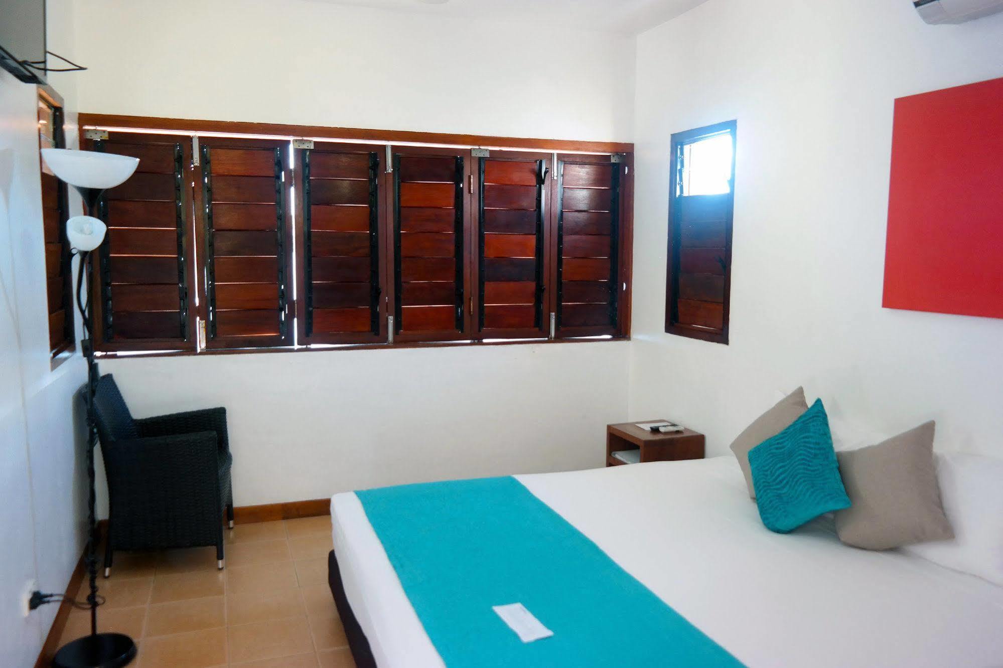 Moorings Hotel Port Vila Exterior foto