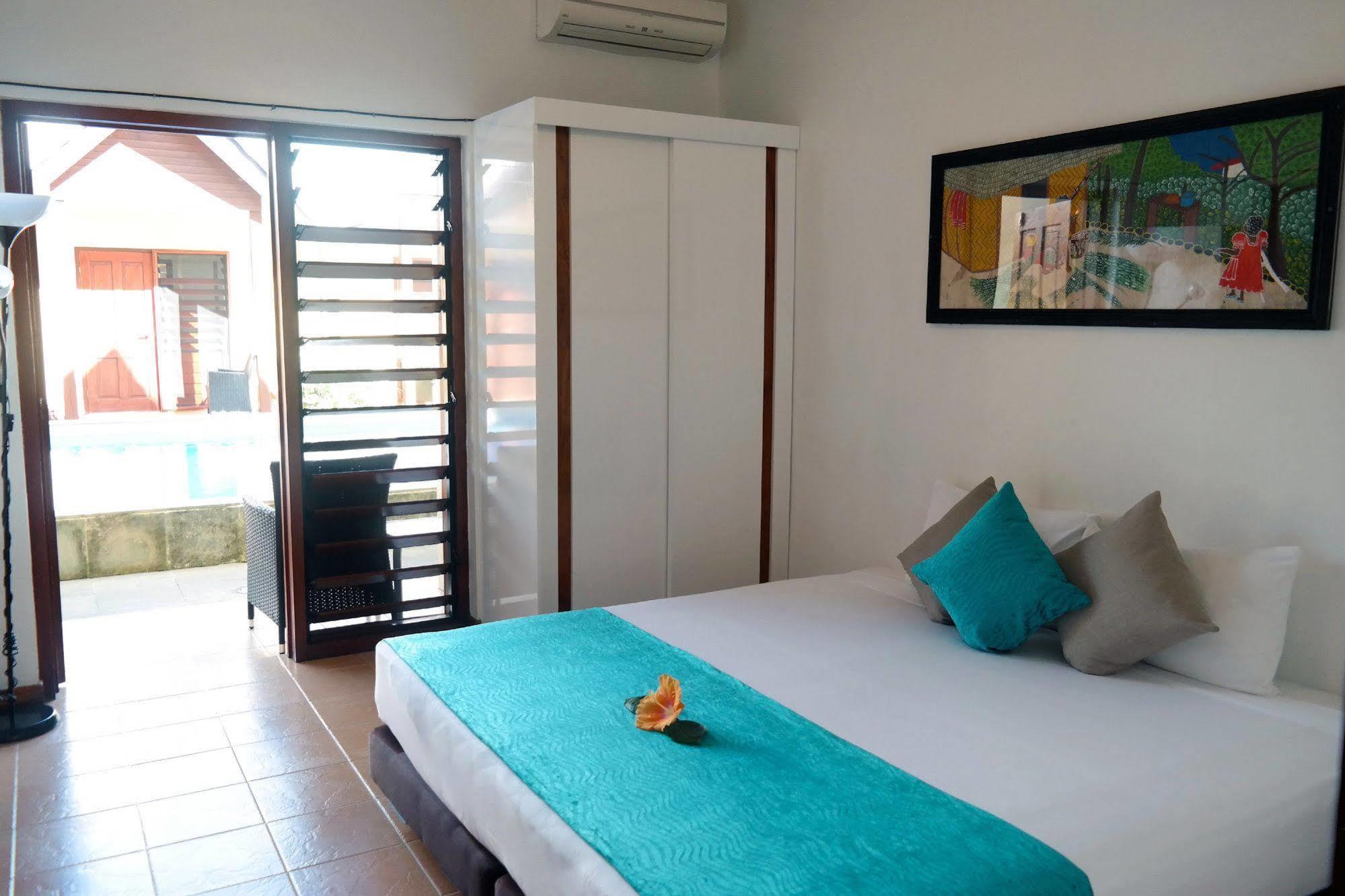 Moorings Hotel Port Vila Exterior foto